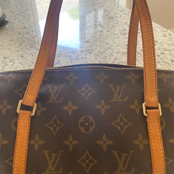 Louis Vuitton Authentic Papillon - Picture 9 of 10